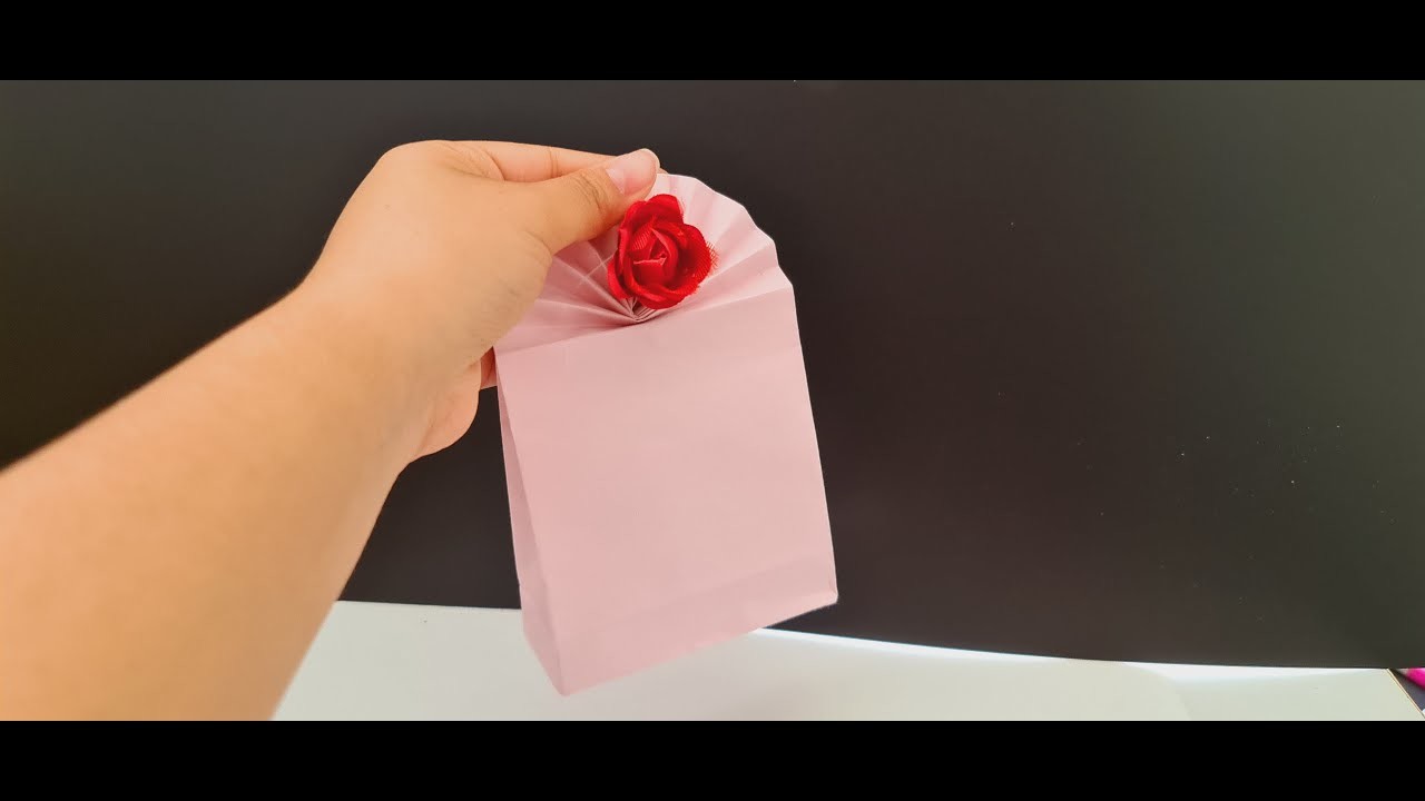 Bolsas de papel para regalo - DIY Manualidades fáciles - PAPIROFLEXIA