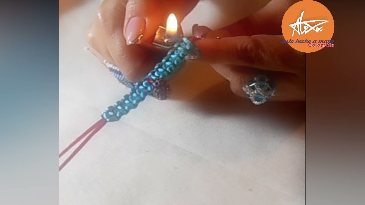 TEJIDO DE PULSERA EN NUDO PLANO