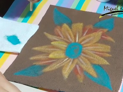 Pinta hojas y centro de la flor con técnica de pincel seco. Pintura en tela, ideas, manualidades.