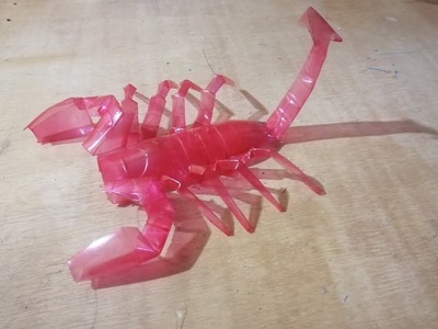 Como hacer un escorpión  con botellas de plástico o descartables fácil XD