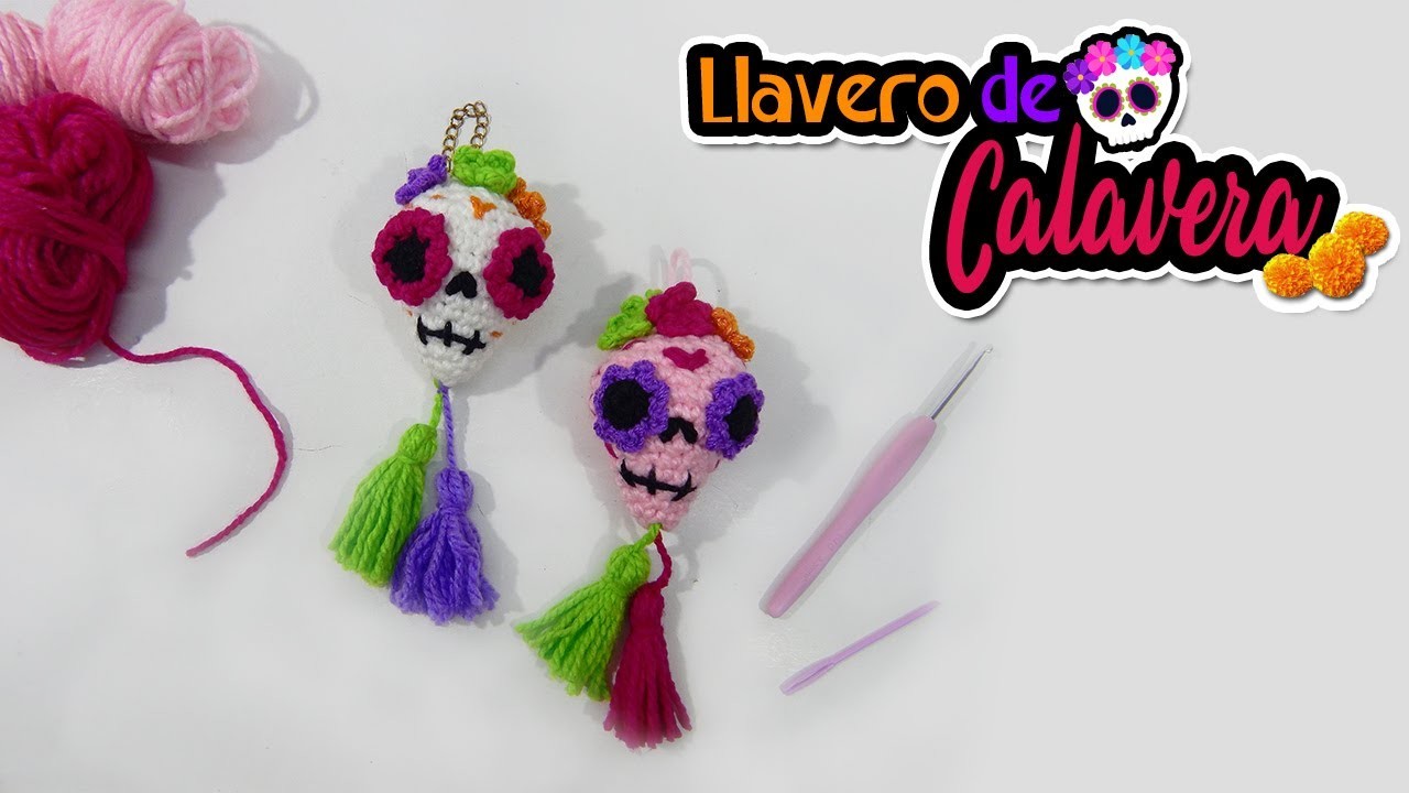 Llavero de CALAVERA tejido a crochet - Especial día de los muertos - CREATIVA MIX