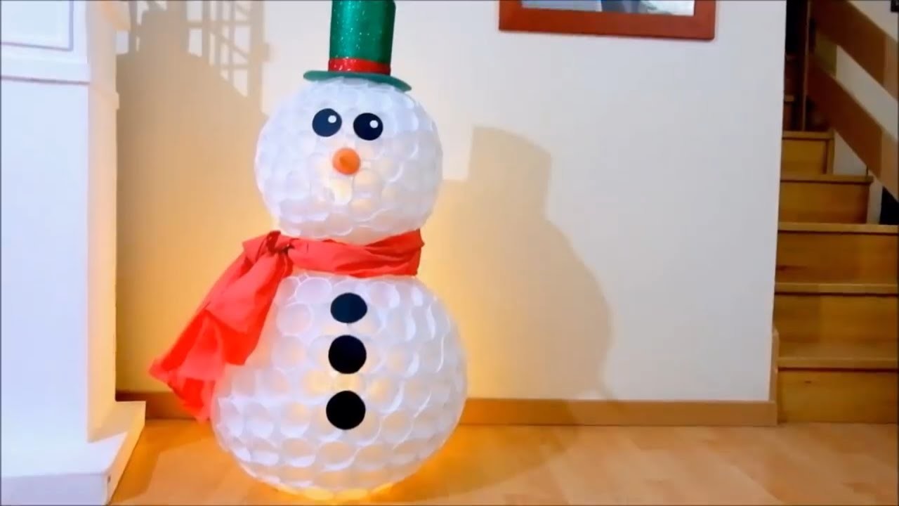 Muñeco de nieve con vasos de plástico para decorar en NAVIDAD #SHORTS