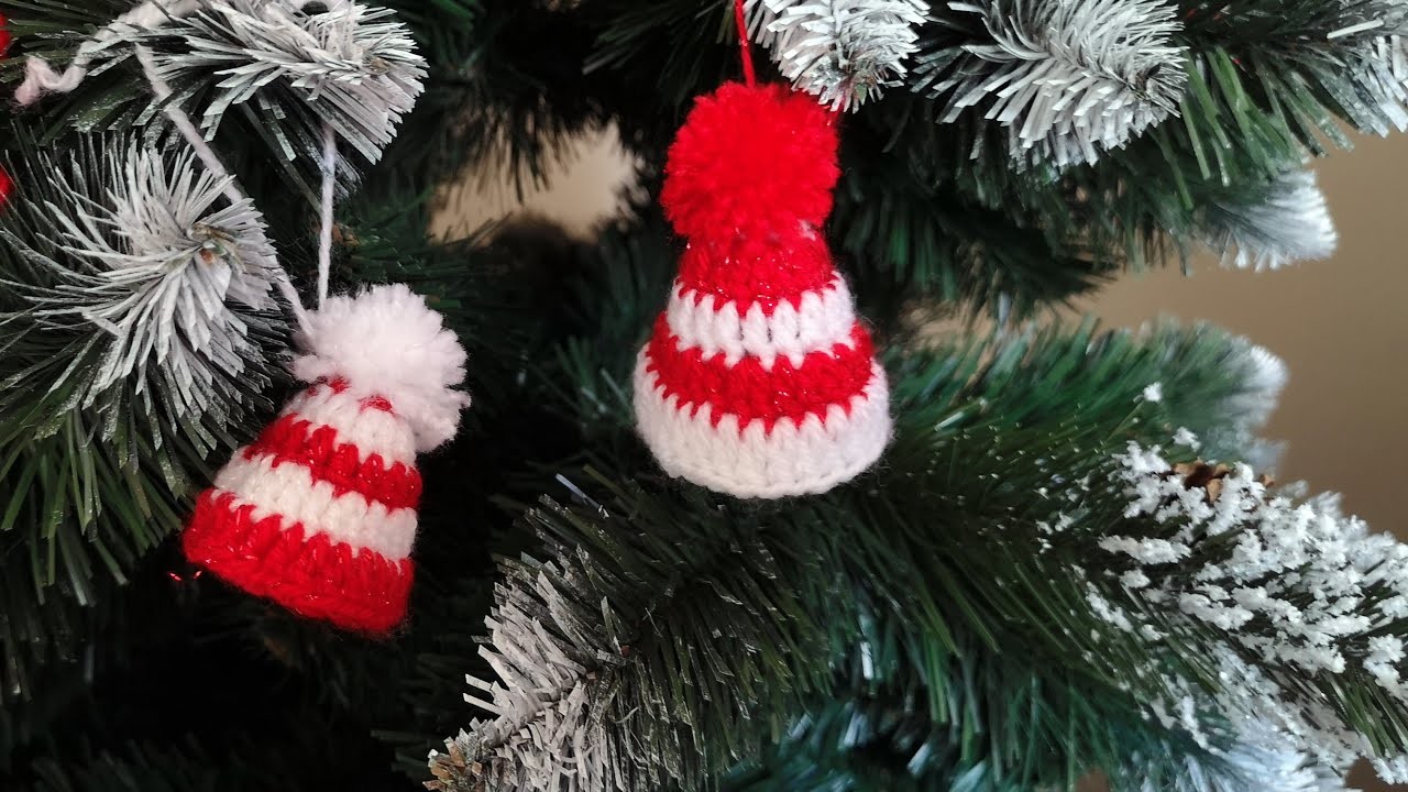 Christmas Crochet: mini santa hat * GORRO DE NAVIDAD A CROCHET | Gorro tejido - left handed crochet