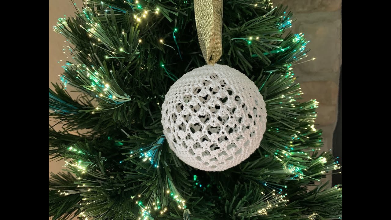 Como tejer esfera navideña con pétalos y patrón de picot