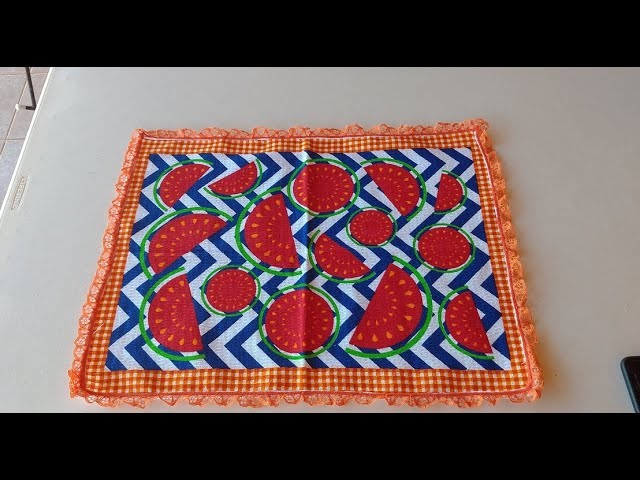 Cómo Coser Encaje a Máquina a un Paño