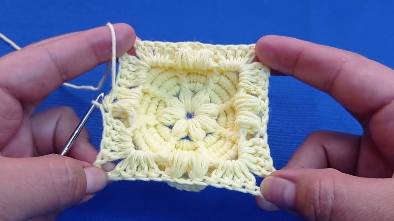 Como tejer el cuadro o cuadrado N° 32 a crochet para colchas y fundas de cojines en punto hojas