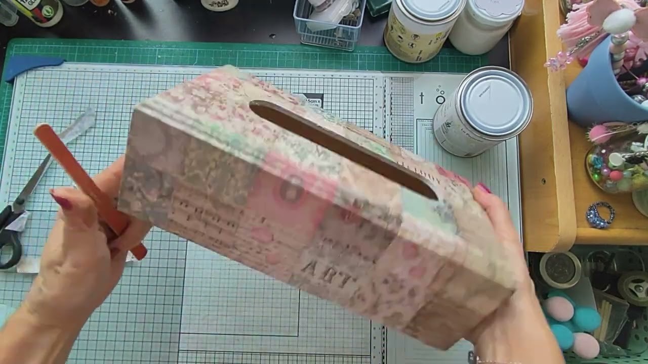 Decoupage Caja Porta Pañuelos