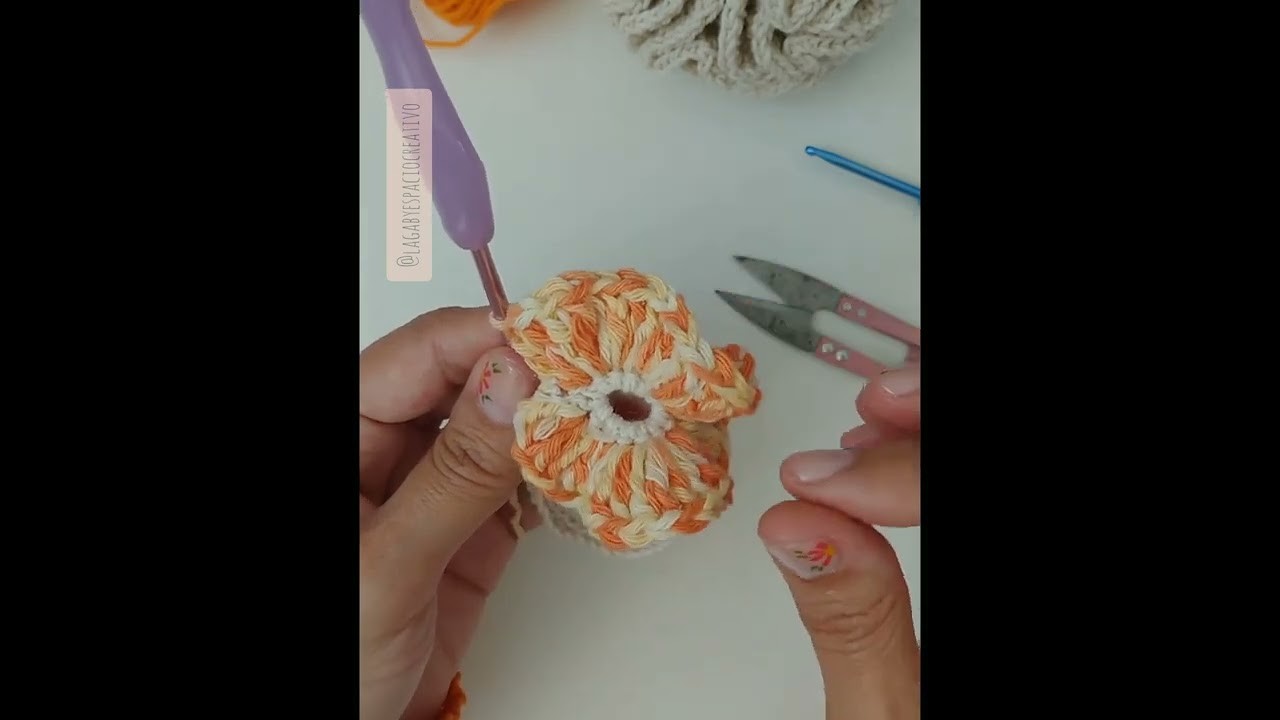 Tejemos una flor.esponja ecológica en Crochet.