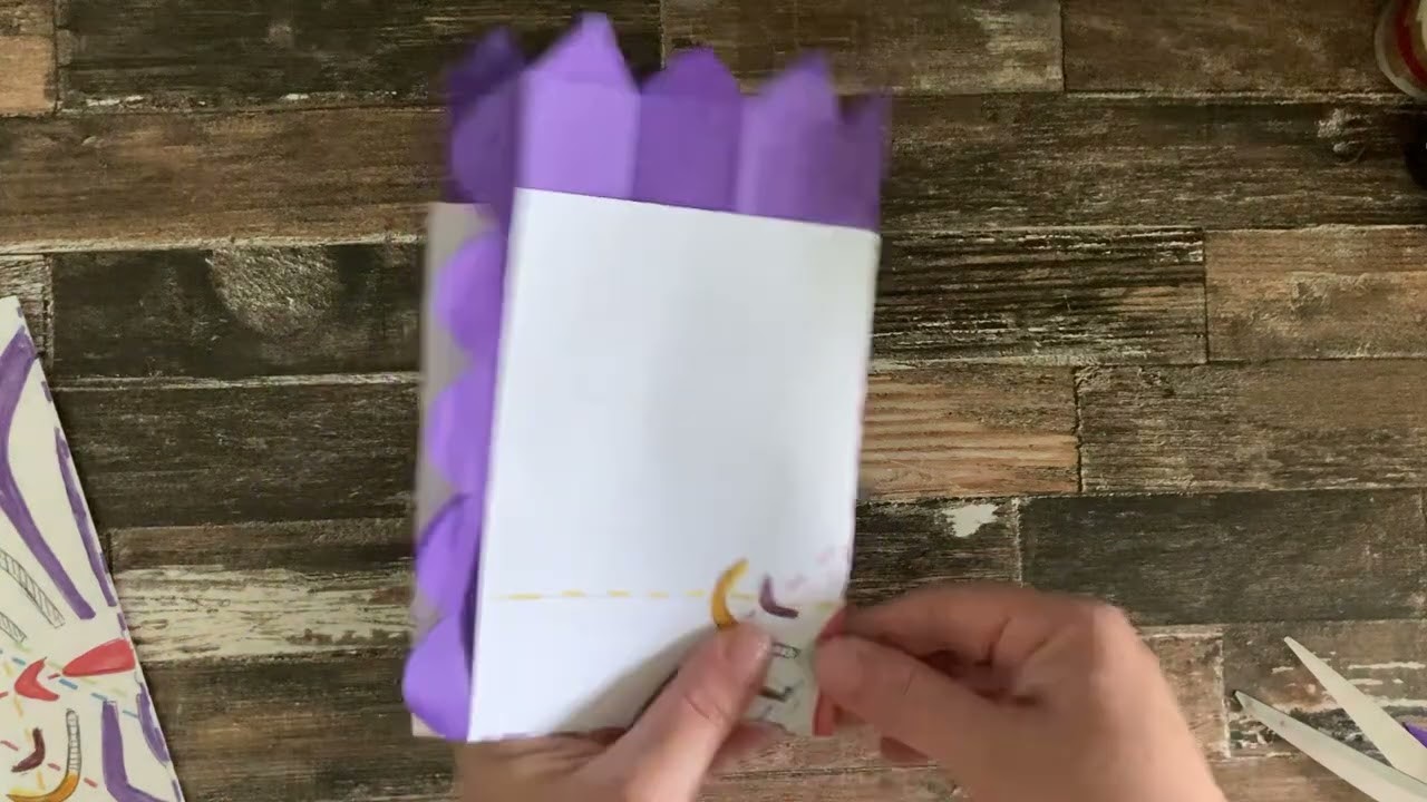 Flor de lis en papel picado