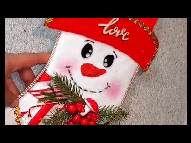 Decoración navideña reciclando cartón.bota navideña para colgar.