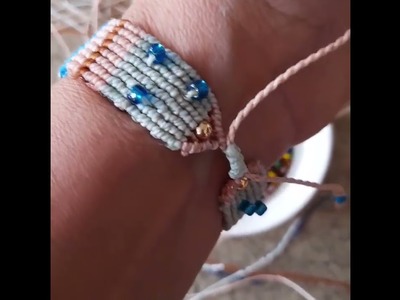 Pulsera de macrame con piedra central :Murano