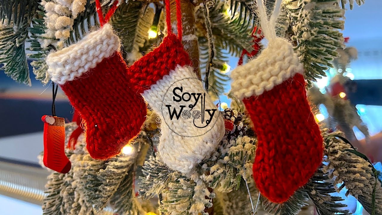 Cómo tejer adornos de Navidad: Mini Botas muy fáciles tejidas con agujas rectas - Soy Woolly