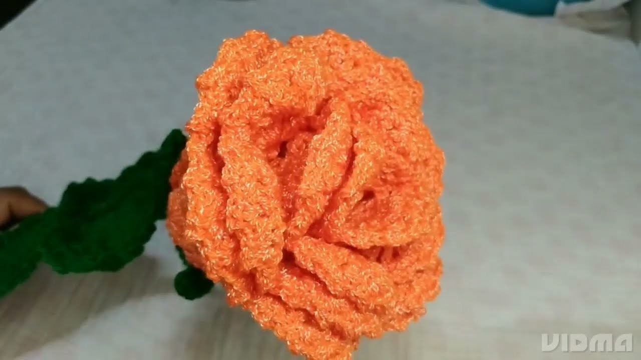 Hermosa Rosa  de punto abanico a crochet