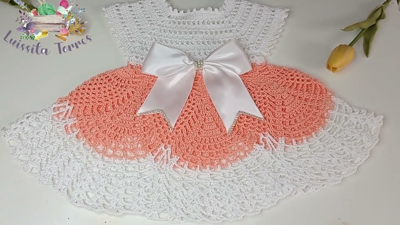 Hermoso vestido de piñas a crochet elegante y fácil de hacer paso a paso patrón de ganchillo de bebé