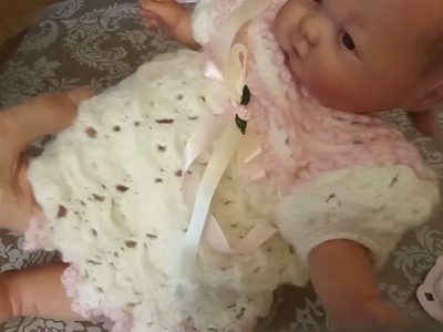 Aroa acaba de renacer ???????? probando el conjunto que he tejido para ella y lista para encontrar mamá ????