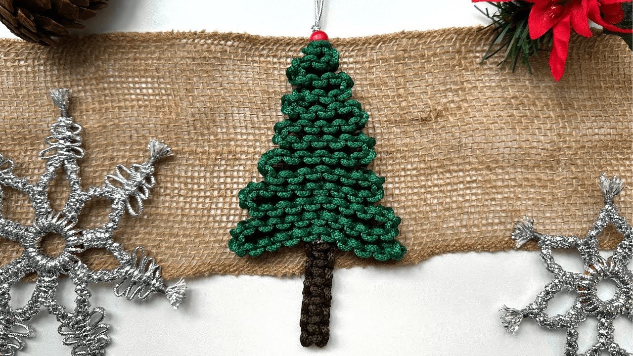DIY ???? ARBOLITO de NAVIDAD en MACRAME (fácil y rápido) | Make this quick and easy Christmas Ornament