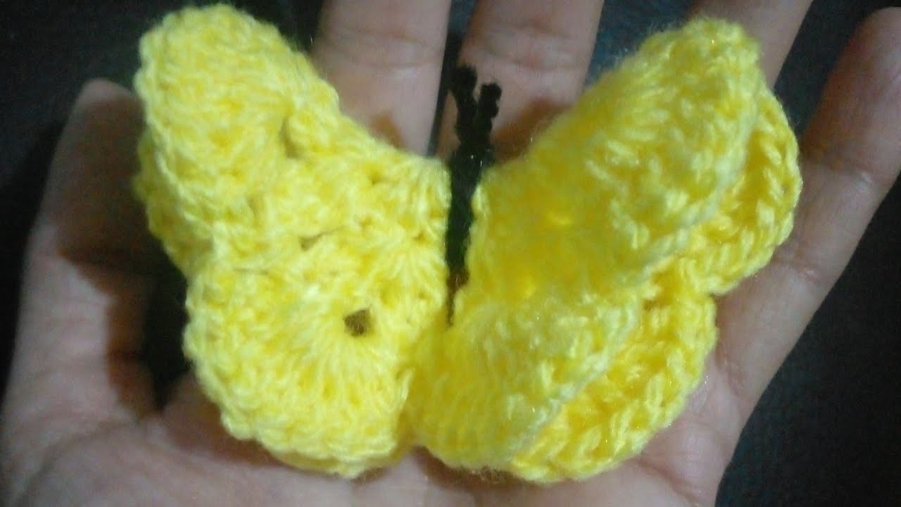 Mariposa tejida a crochet 3D para apliques