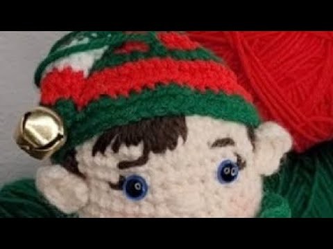 Esfera duende navideño amigurumi