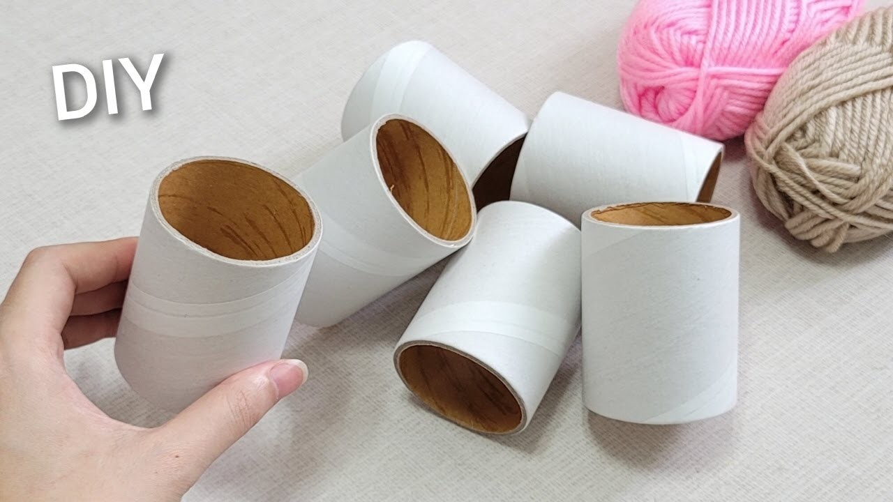 It's so cute and useful!! Super Recycling idea made of empty cardboard rolls. DIY projects