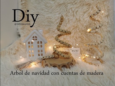 Como hacer un árbol de navidad con cuentas de madera.