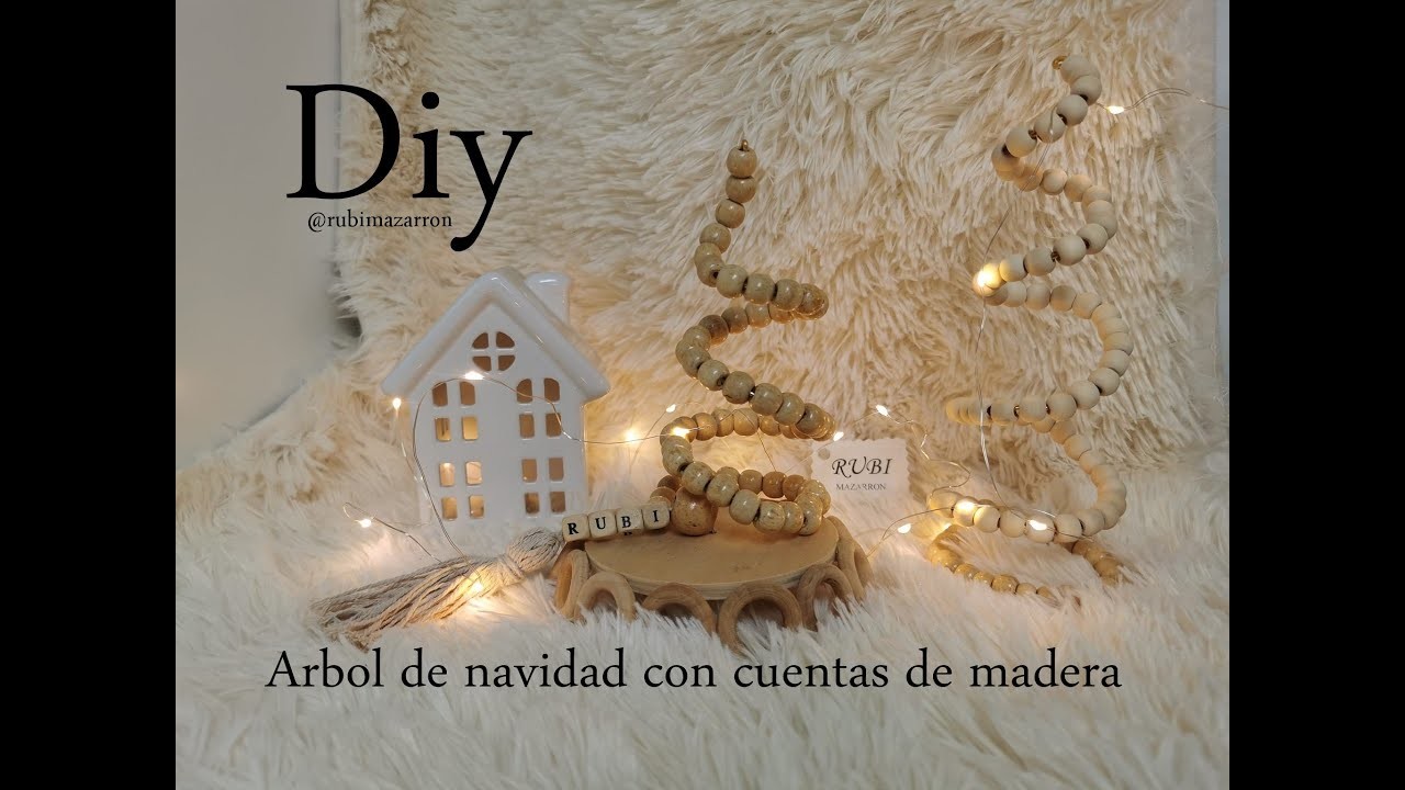 Como hacer un árbol de navidad con cuentas de madera.