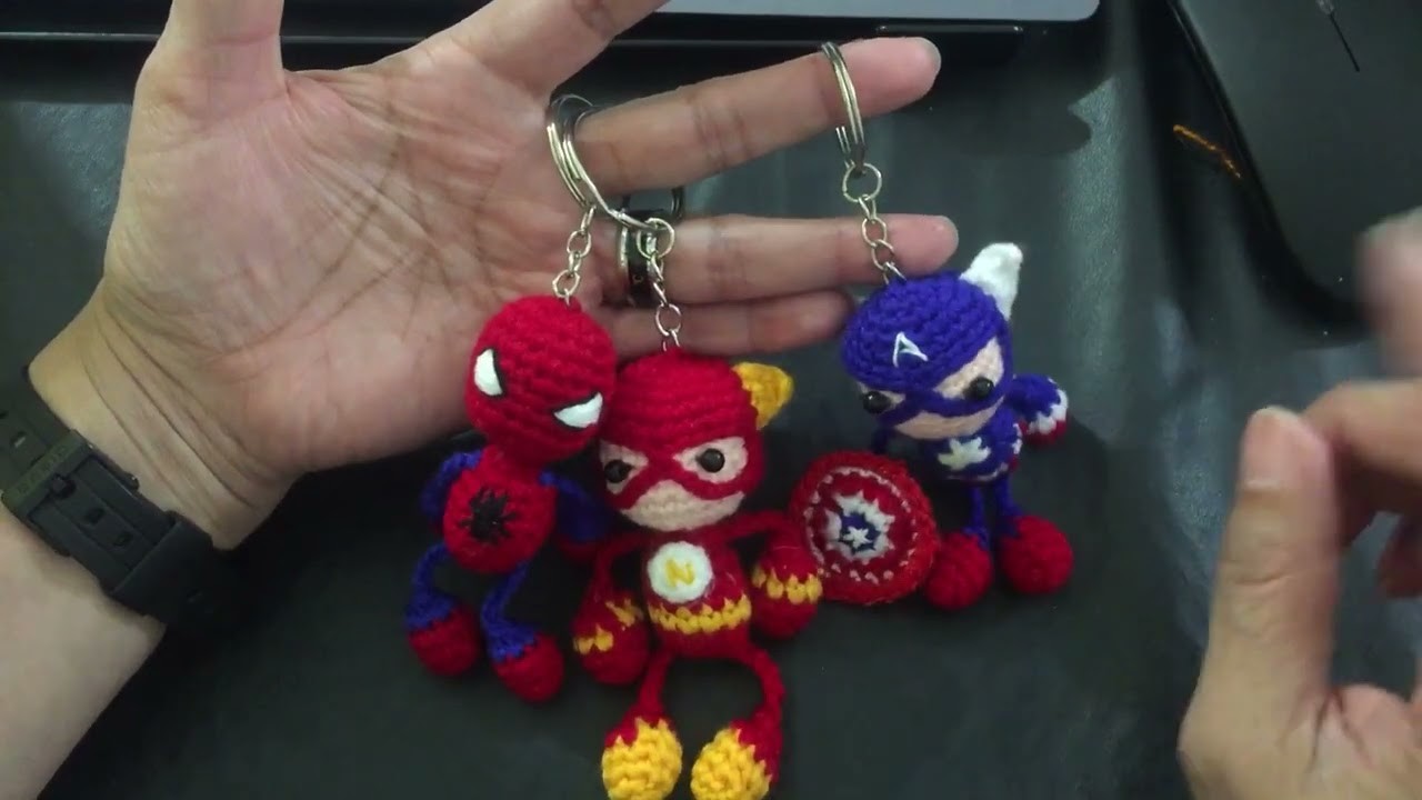 Llavero de super héroes - tejidos a crochet