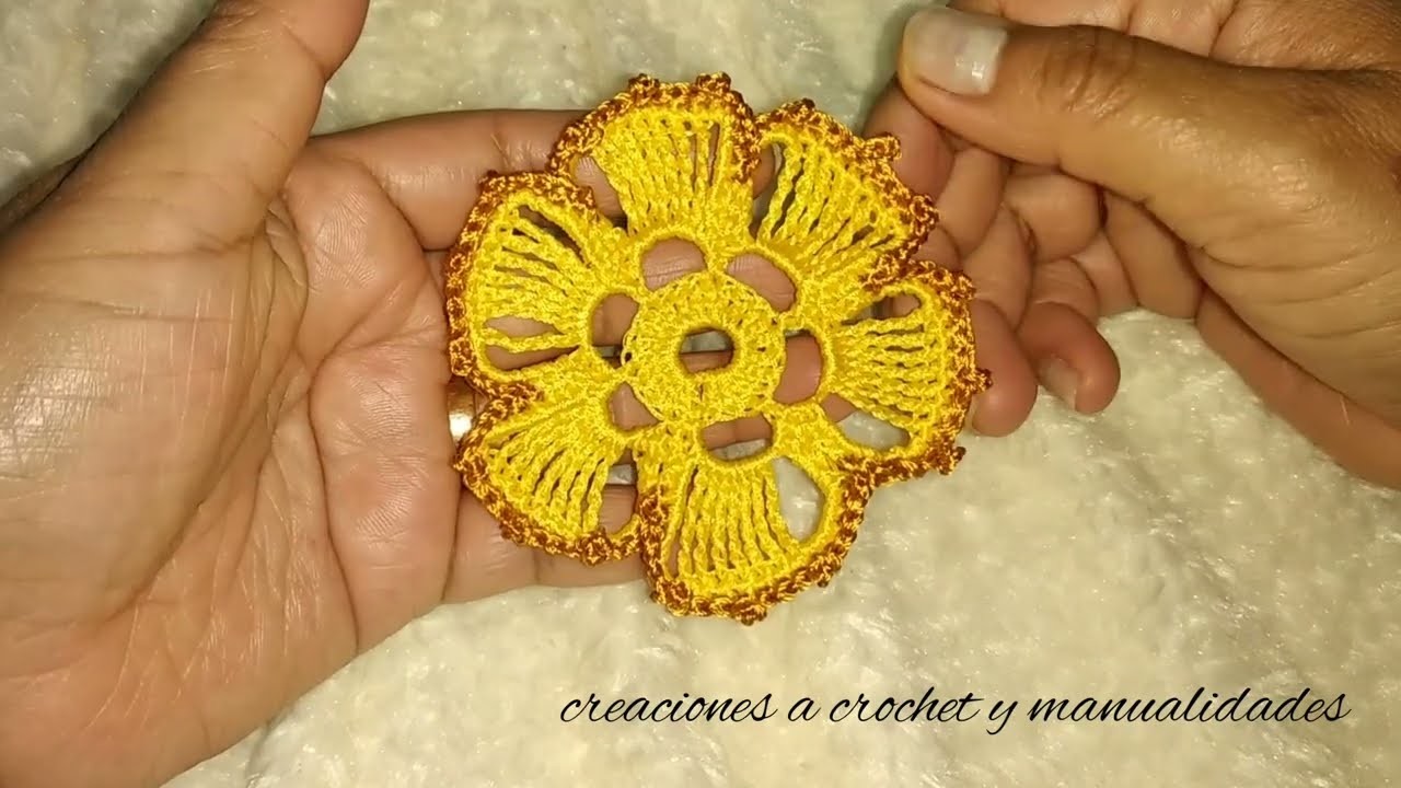 Nuevo diseño disponible.flor de seis pétalos a crochet
