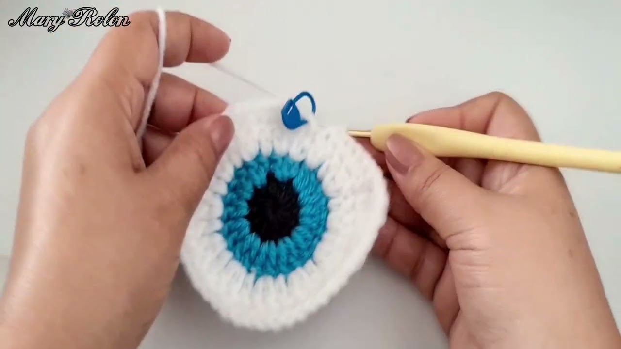 "Ojo turco tejido a crochet" descubre el significado de su color