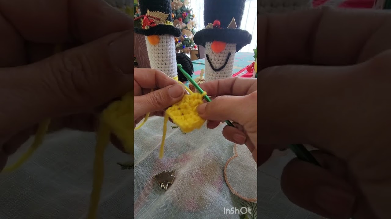 Muñeco de nieve tejido a crochet con tubo y CD reciclado parte 3